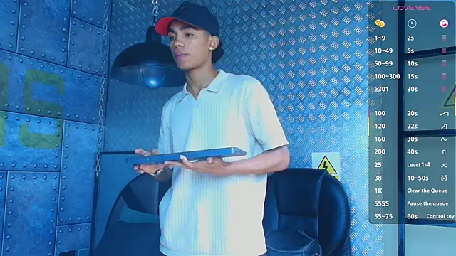 AlanCutee live sex cam