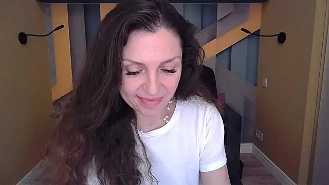 EllaLong's cam snapshot