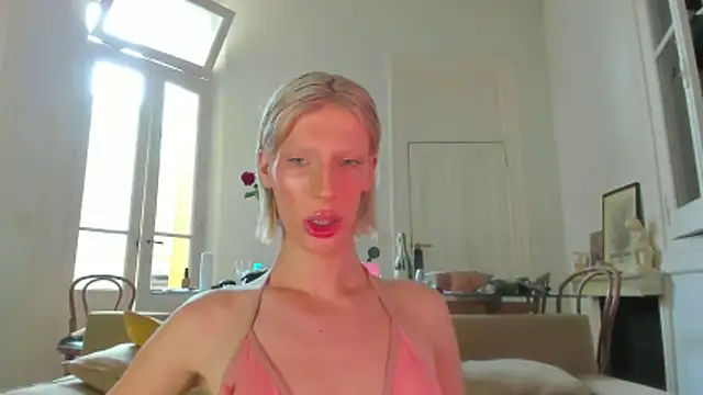 AliceSnowCatt live sex cam