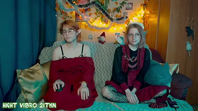 TrickyKitsune live sex cam