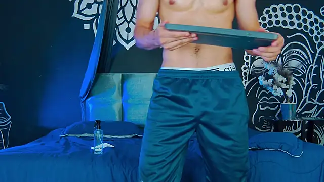 AlessioVitale's cam snapshot