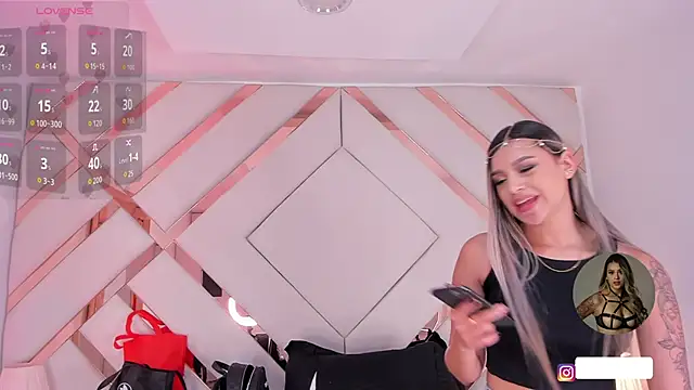 Sophie-velvet's cam snapshot