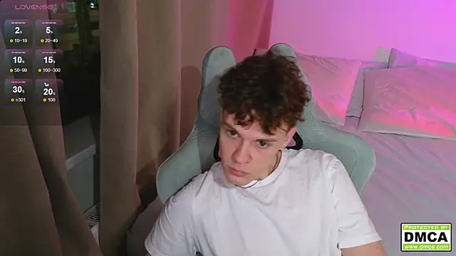 cute_thomas's cam snapshot