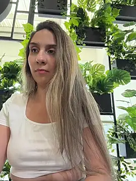 sarah_honey__ live sex cam