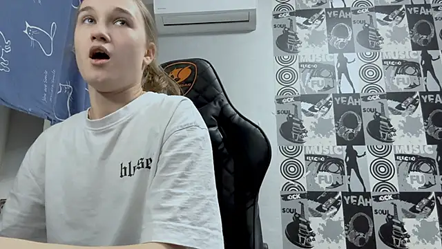 helgicuteness's cam snapshot