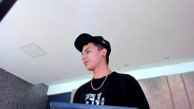 NickandAbby_'s cam snapshot