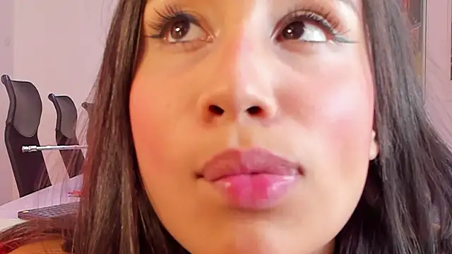 NairobiLee's cam snapshot