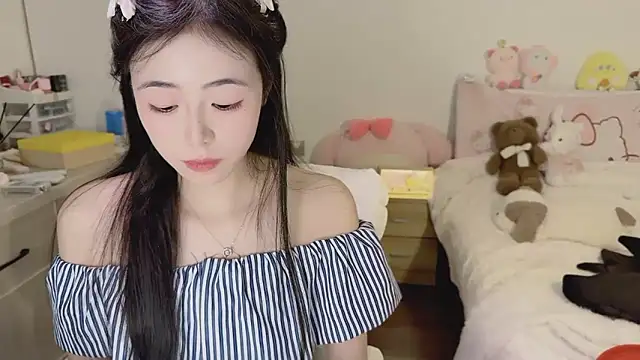 Onecutelittle's cam snapshot