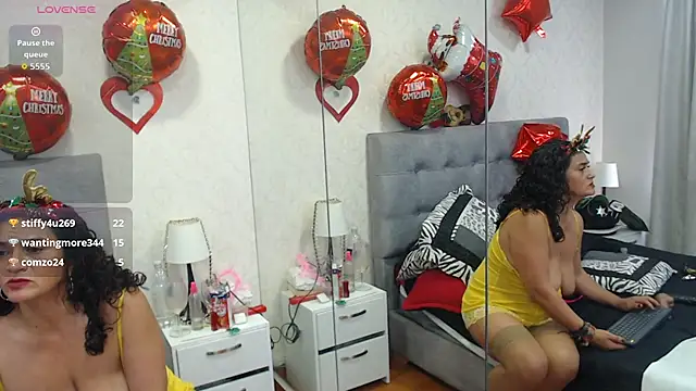 ScarlettGreen_'s cam snapshot