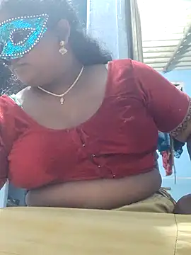 divyatamil143's cam snapshot