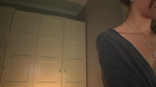 -JuicyMolly-'s cam snapshot