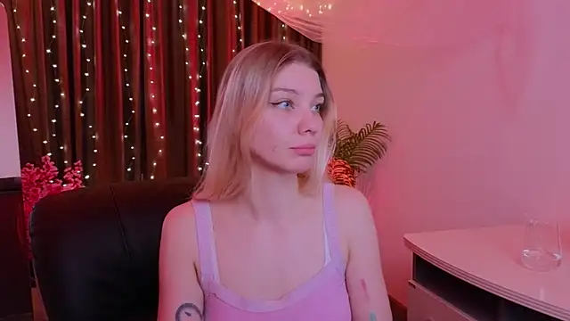 shark_attack52's cam snapshot