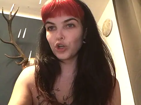 alinavampira_'s cam snapshot