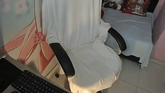 AllysonMilf69's cam snapshot