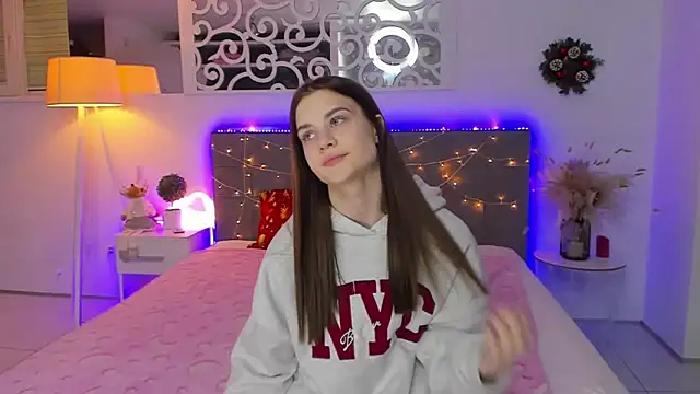 LuisaClover's cam snapshot