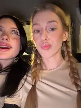 kira_mia live sex cam