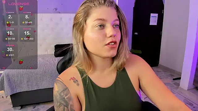 alaia_greyy's cam snapshot