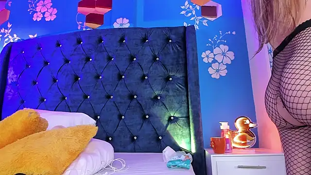 violet_smith2's cam snapshot