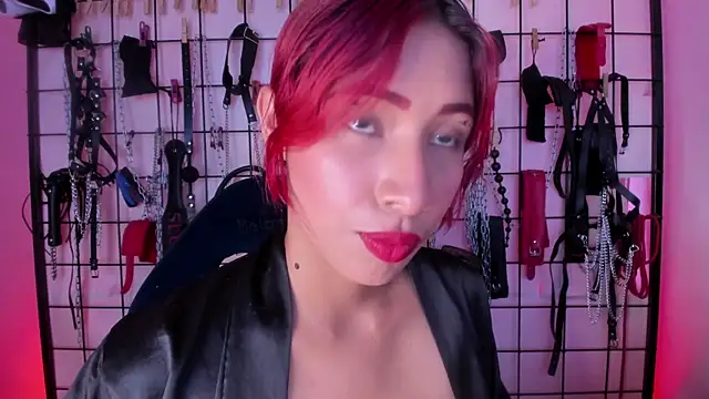 charrlotte_quinn's cam snapshot