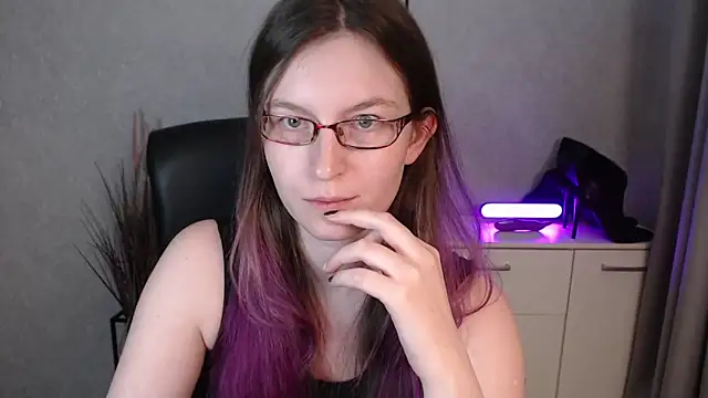 emmaxDelight's cam snapshot