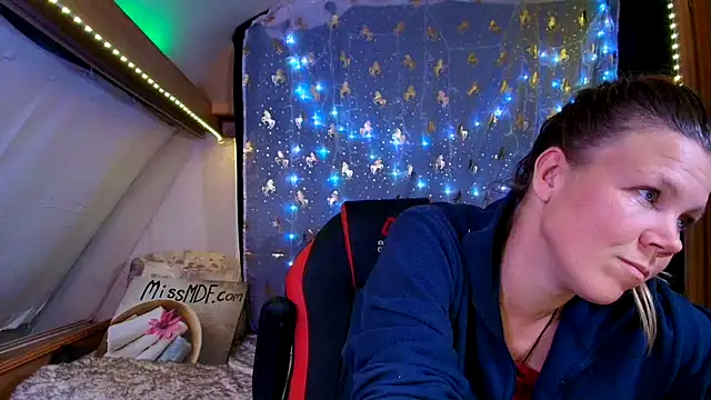 CallMeMaria's cam snapshot