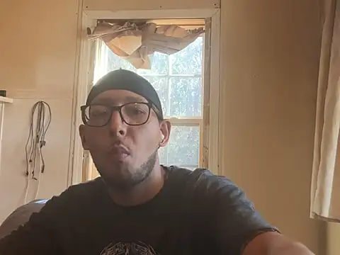 ThrowedWorldWide's cam snapshot