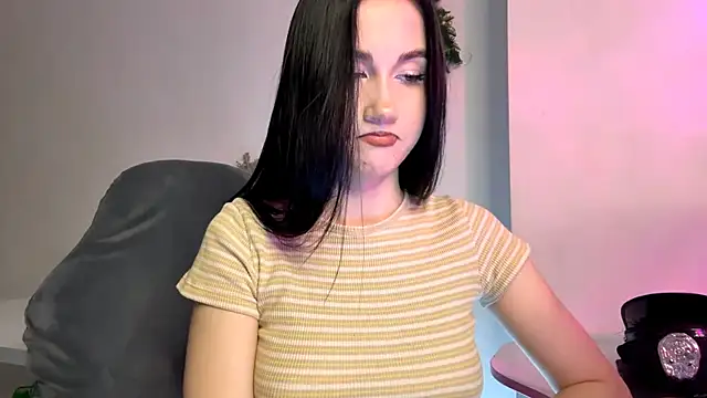 Beautyofnlka's cam snapshot