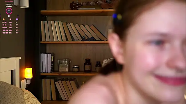 LynHillaire's cam snapshot