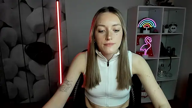 EvelynBlond's cam snapshot