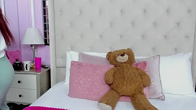 scarlett_leblanc_'s cam snapshot