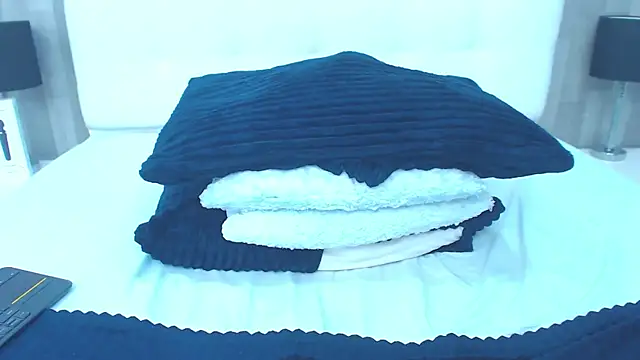 LeahMillerr's cam snapshot