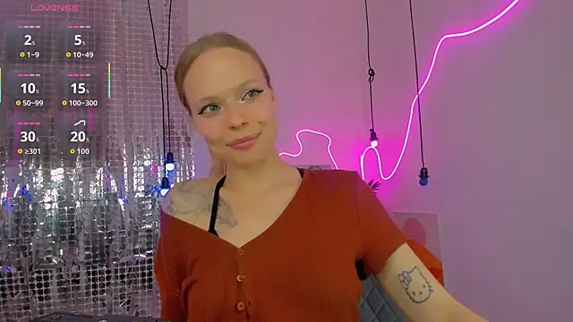 lucy_loy's cam snapshot