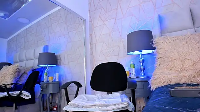 Yara_Bliss_'s cam snapshot