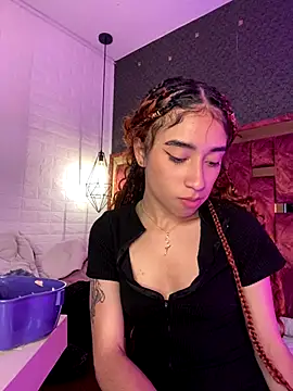 Emma_pinkk18's cam snapshot