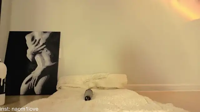 Naomi_Girly live sex cam