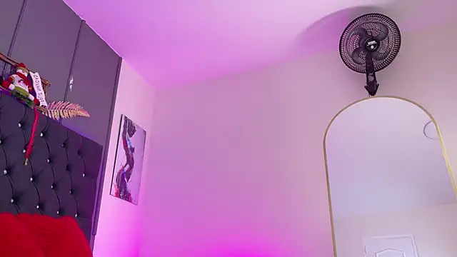 Kataaleya__12's cam snapshot