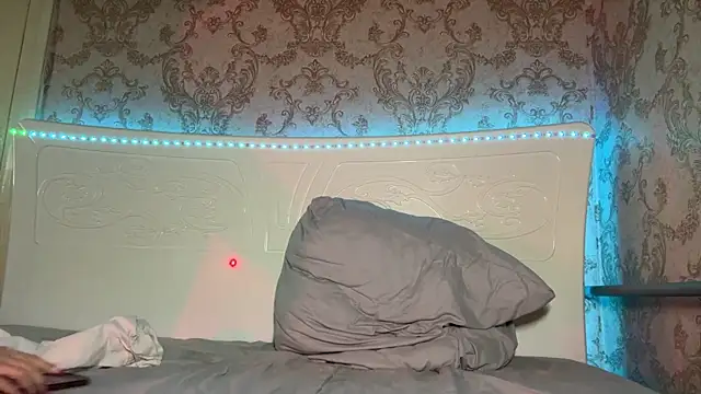 UteQuevedo's cam snapshot