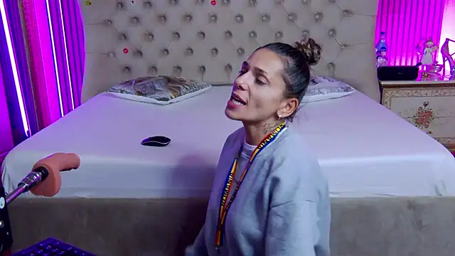 PlayfulShow's cam snapshot