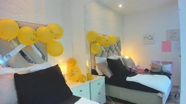 raquell_moore's cam snapshot