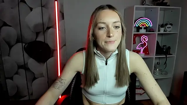 EvelynBlond's cam snapshot