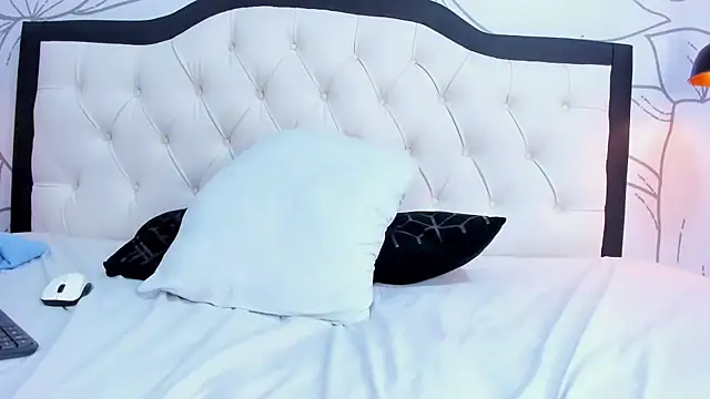 margot_smith_'s cam snapshot