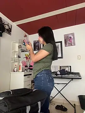 PamelaFtMia's cam snapshot