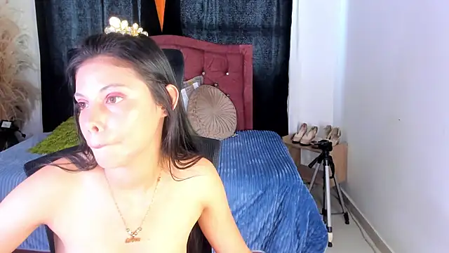 AdrianaTorres_'s cam snapshot