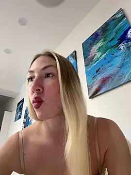 LuisaBecker's cam snapshot