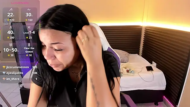 Lucy_Strong's cam snapshot