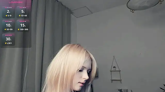 LaureMestler live sex cam