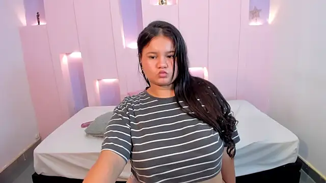 SaraVixen8's cam snapshot