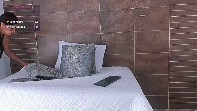 coniie_jhons's cam snapshot