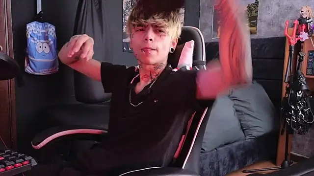 AcidMilo's cam snapshot