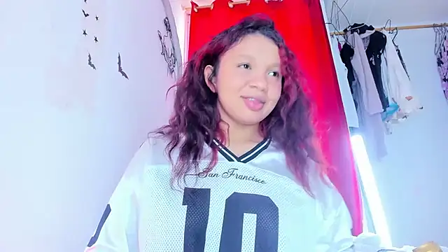 Emily_Coper18's cam snapshot